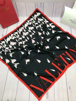 Платок Valentino в интернет-магазине BombSALES